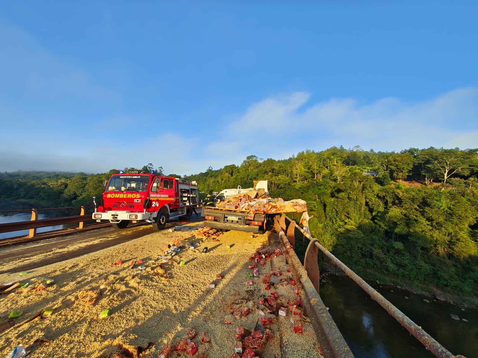 Grave choque entre camiones sobre la Ruta Nacional 12 en el Puente Banana 3
